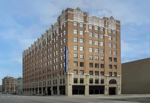Hampton Inn Indianapolis Downtown Across from Circle Centre in Carmel