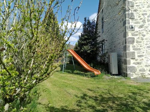 Taman di luar Gite du puits pour 6