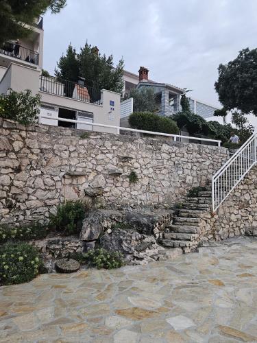 Φωτογραφία από το άλμπουμ του Apartmani Borovac Šparadići σε Grebastica