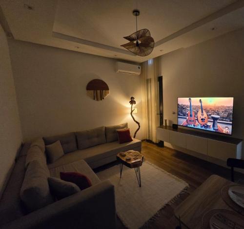 The Cozy Nook- luxury, privacy, with a pool and gym