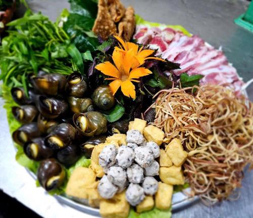 Makanan di atau berdekatan lodge