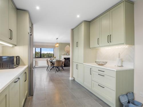Dapur atau dapur kecil di Lakeview House