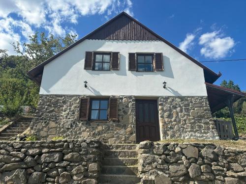 Budova, kde se prázdninový dům nachází