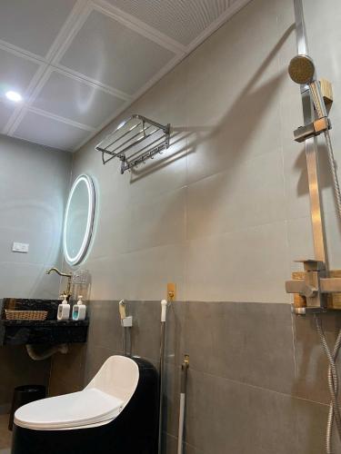 Ένα μπάνιο στο Habibi Hotel
