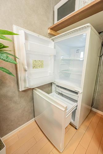 301 6 mins walk from Higashi-Jujo Station Comfortable 1 bedroom apartment on the 3rd floor Direct access to Akihabara and Ueno