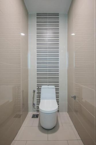 Ванная комната в Chic 3BR Somerset Apt Near Legoland & Harbour