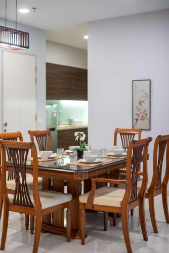 Фотография из галереи Chic 3BR Somerset Apt Near Legoland & Harbour в городе Iskandar Puteri