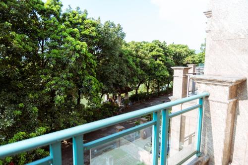 Balkoni atau teres di Golden Peach Riverside Manor