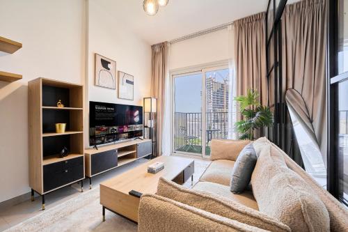 Modern 1BR at Collective Dubai Hills Mall Nearby
