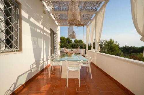 Balkoni atau teres di Villa Alba, Beach House-5 minutes from sea