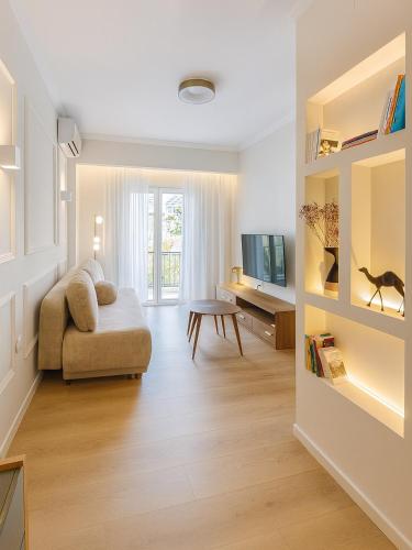 Chic Athenian Apartment by the Riviera