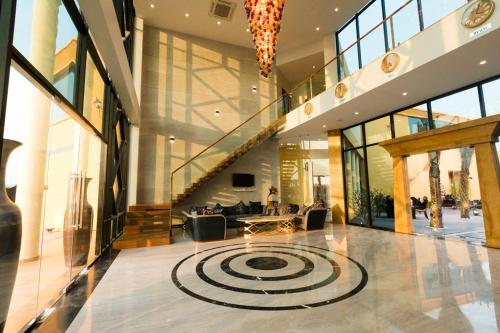 Gallery image of Silk Club in Surat