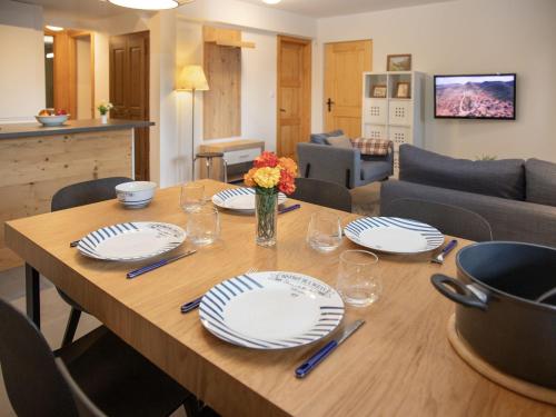 Apartment Sernisa Rez by Interhome