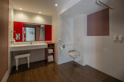 Un baño de Spark by Hilton Lyon Ouest