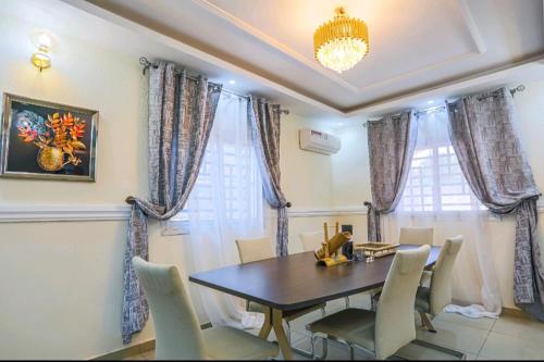 Fotografie z fotogalerie ubytování Villa luxueuse Gefona Guest HOUSE v destinaci Yaoundé