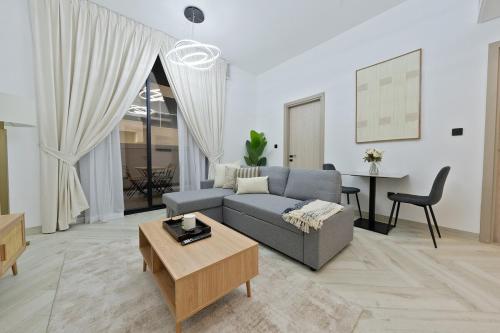 Bright & Stylish 1-Bedroom at Empire Residence