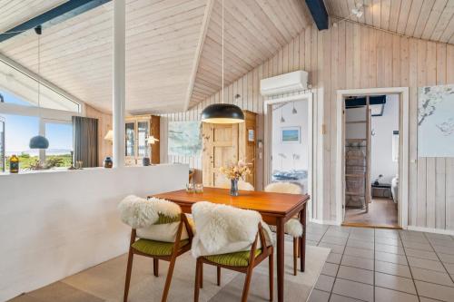 Ảnh trong thư viện ảnh của Amazing Home In Ebeltoft With 2 Bedrooms And Internet ở Knebel