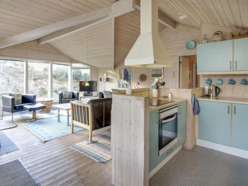 Η κουζίνα ή μικρή κουζίνα στο Holiday Home Klint - 1-7km from the sea by Interhome