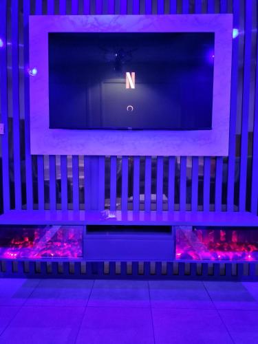 TV a/nebo společenská místnost v ubytování UG Shortlet Apartment
