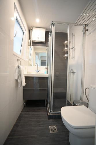 Kolonaki Xanthipou 7-9 by Zeussuites