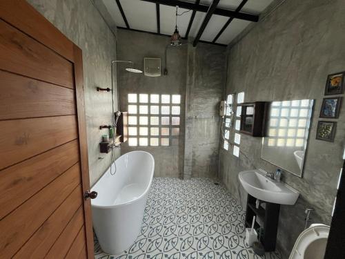 Bilik mandi di Wongtawan House