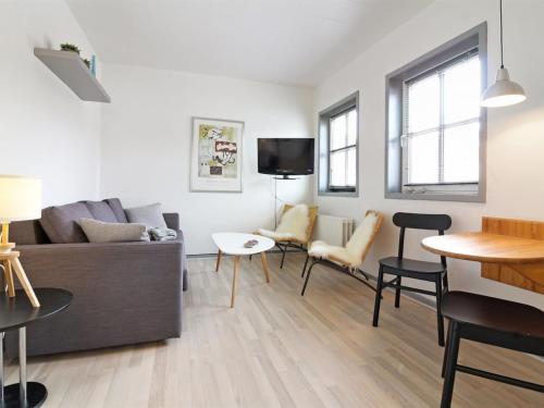 Μια τηλεόραση ή/και κέντρο ψυχαγωγίας στο Apartment Fenris - 200m from the sea by Interhome