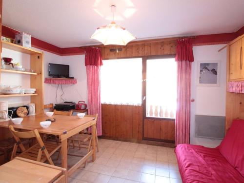 Studio 4 pers avec balcon, proche pistes et commerces, centre village - FR-1-572-165