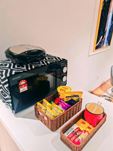 Makanan di atau berdekatan apartmen