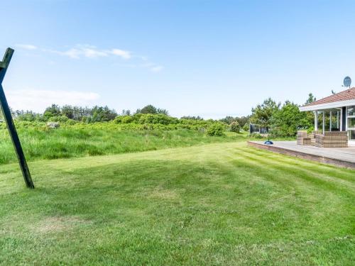 Κήπος έξω από το Holiday Home Klakke - 900m from the sea by Interhome