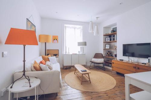 Lovely 1BR Apartment in King Street