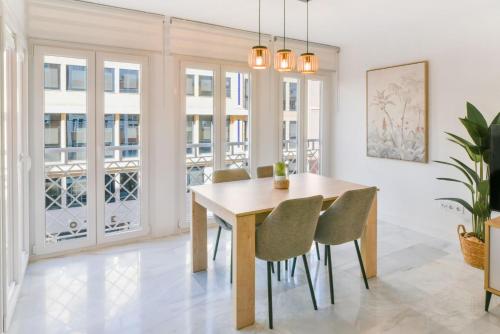Magnificent Renovated 2 bed 2 bath City Center