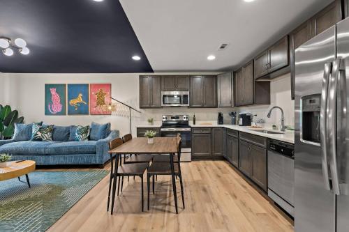 Galeriebild der Unterkunft *NEW ~ Charming, Cozy Apt DWTN Murfreesboro, TN in Murfreesboro