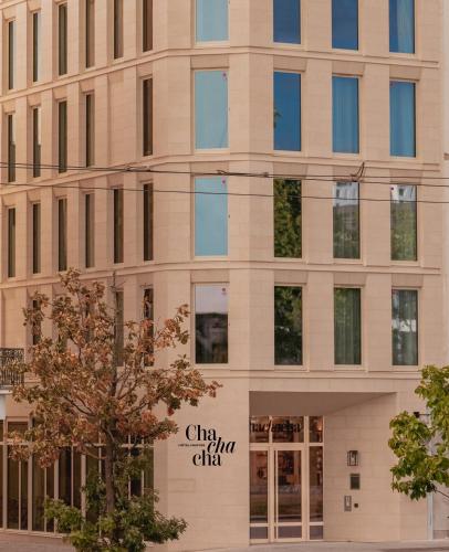 a rendering of the chicago city building at Chachacha Hôtel in Nantes