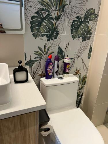 Φωτογραφία από το άλμπουμ του Caster one-bedroom apartment JKIA στο Ναϊρόμπι