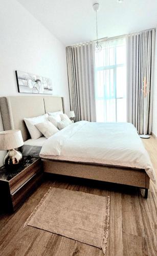 Modern New Sea View 1 BR Apartment