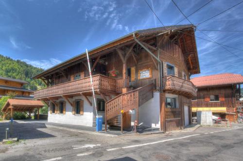 FERME COLLINE splendide 5 chambres au centre de Morzine 10 à 12 personnes