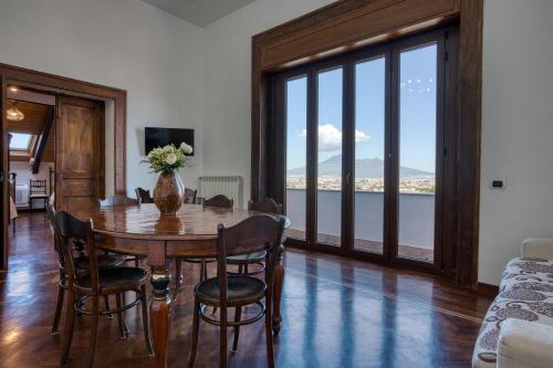 Χώρος καθιστικού στο Vesuvius Penthouse Stay near Pompei & Amalfi Coast