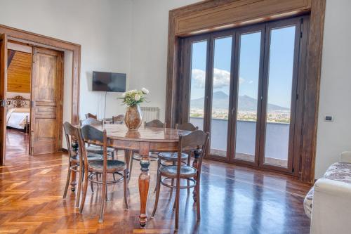 Χώρος καθιστικού στο Vesuvius Penthouse Stay near Pompei & Amalfi Coast