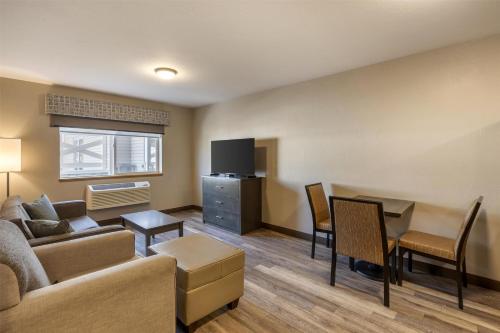 Χώρος καθιστικού στο Best Western Sawtooth Inn and Suites