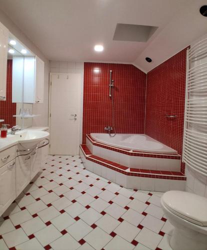 Bilik mandi di Sobe Ritz