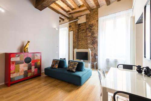 Μια τηλεόραση ή/και κέντρο ψυχαγωγίας στο Zen Loft - Suite con Jacuzzi nel cuore di Modena
