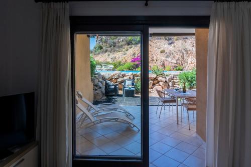 Μπαλκόνι ή βεράντα στο Emmita's Home - Relax among Red Rocks and Pool