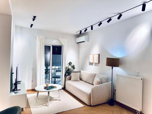 Elegant Acropolis Hideaway , Chic Koukaki Living,4 Persons, near all touristic zones