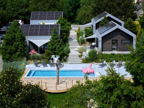 Bazén v ubytování SKARPA resort nebo v jeho okolí