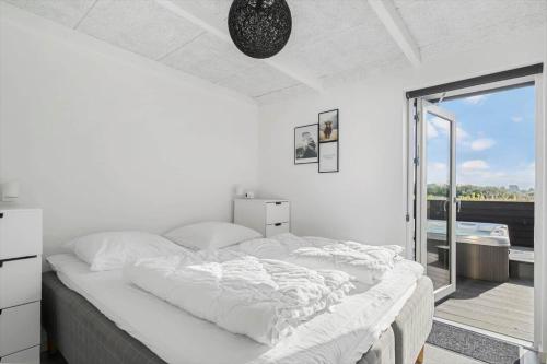 Postel nebo postele na pokoji v ubytování SJ270-Haderslev-Flovt-Havevej-53