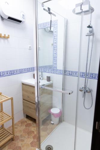 Bilik mandi di Casa los Laureles