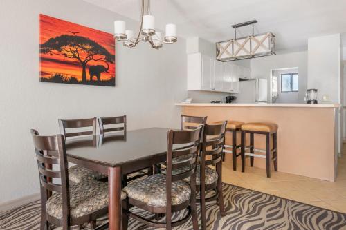 Parkway International Resort by Coolvacay photo 29