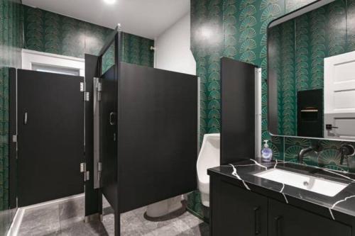 Gallery image of La Ventana 2 Bed Suites in San Diego