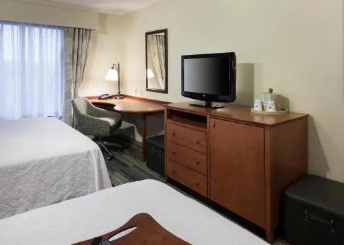 Hampton Inn & Suites Davenport photo 11