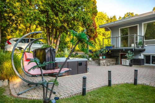 Zahrada ubytování Nature Oasis BarMar 2BR Suite in Dundas close to Webster Falls